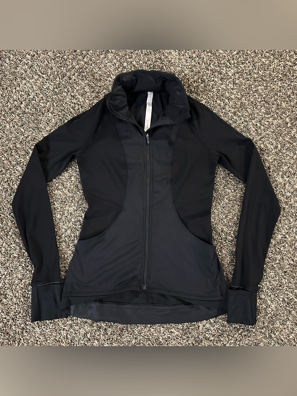 Lululemon Women’s Far and Free Jacket in black size 6